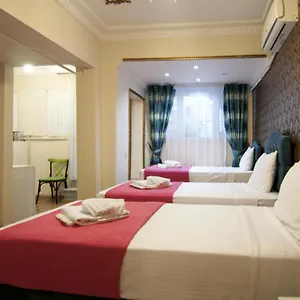 Paris Garden Bed & Breakfast